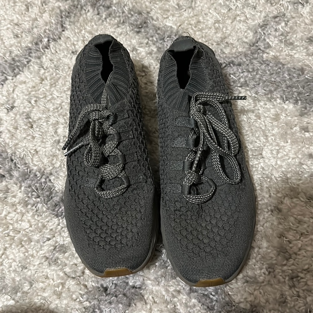 No Bull dark grey knit runner women’s size 9.5